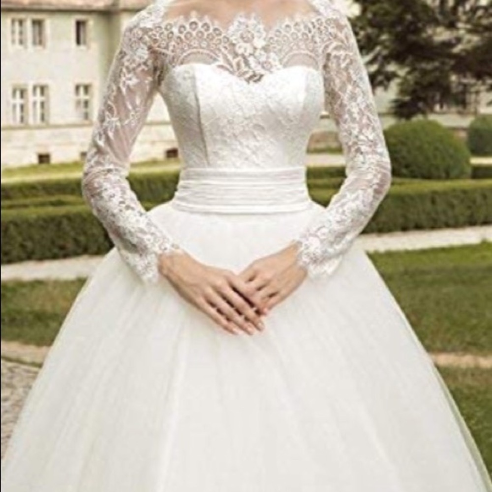 White lace off shoulder ballroom wedding dress